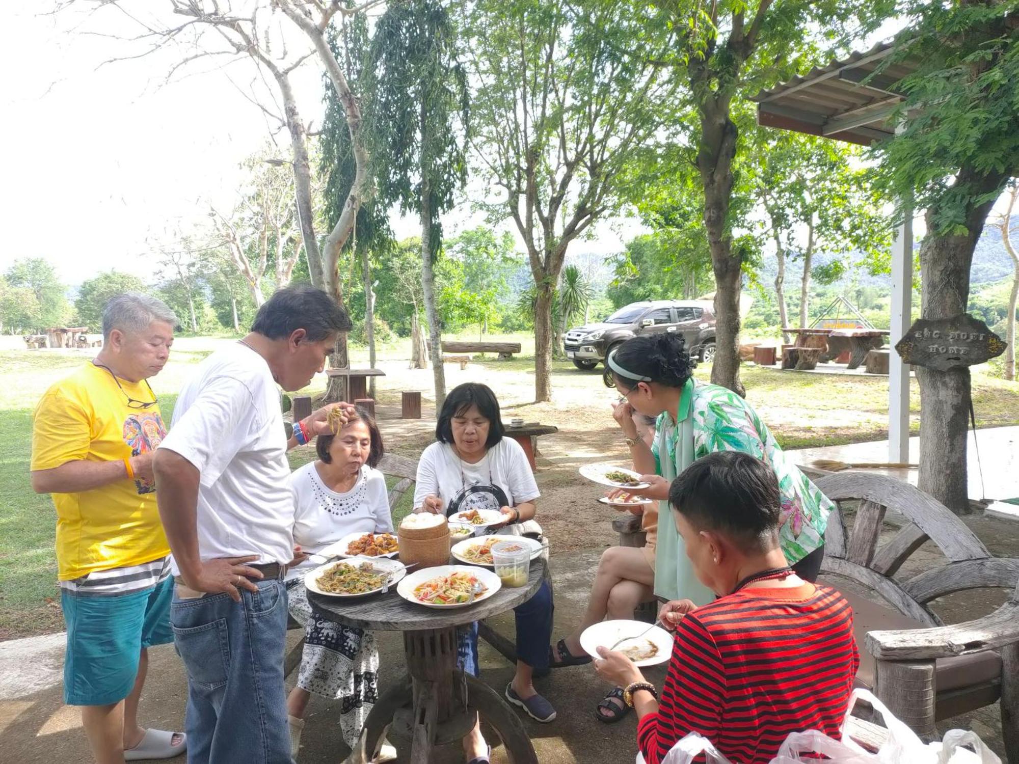 บ้านอิงเมยแคมป์ แก่งกระจาน Ban Phu Bon Exterior photo